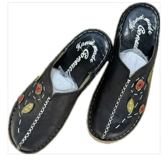 NWT Handmade Genuine Leather Black Embroidered Sandals Slip-On Mules Consuelo - Picture 6 of 14